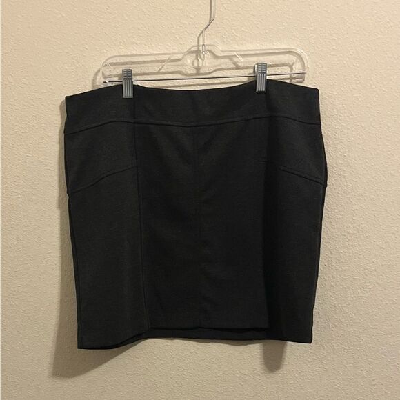 Simply Vera Vera Wang Dresses & Skirts - Simply Vera Vera Wang Mini Sport Skirt